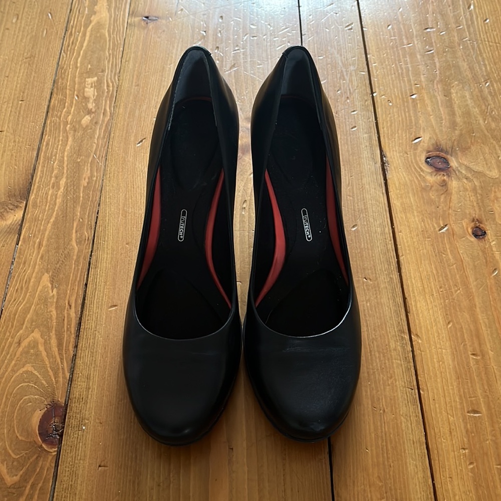 Rockport True Tech Black Heels - Picture 2 of 7